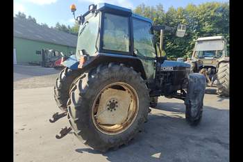 salg af New Holland 7840 traktor