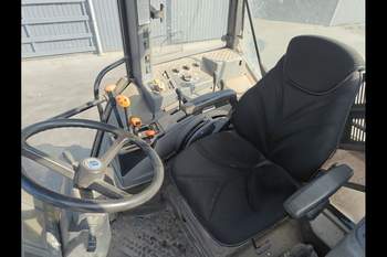 salg af New Holland 7840 traktor