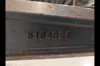 salg af Foraksel New Holland 7840