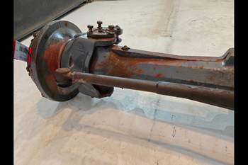 salg af Foraksel New Holland 7840