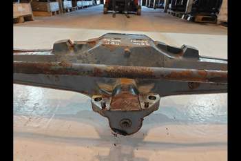 salg af Foraksel New Holland 7840