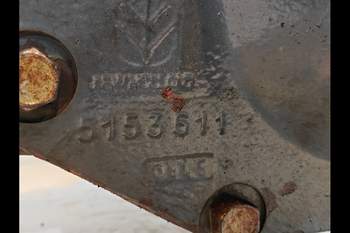 salg af Foraksel New Holland 7840