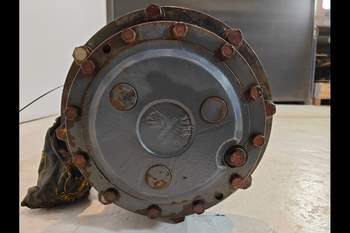 salg af Foraksel New Holland 7840
