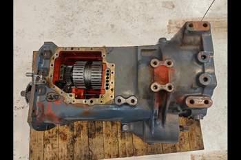 salg af Gearkasse New Holland 7840