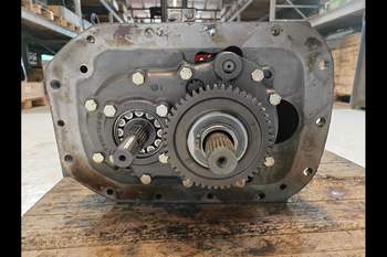 salg af Gearkasse New Holland 7840