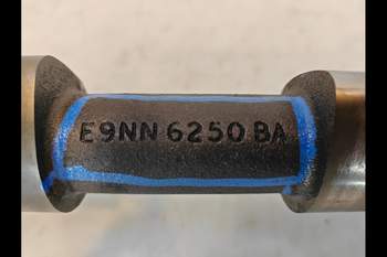 salg af Knastaksel New Holland 7840