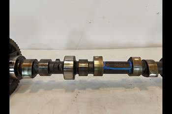 salg af Knastaksel New Holland 7840