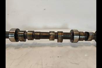 salg af Knastaksel New Holland 7840