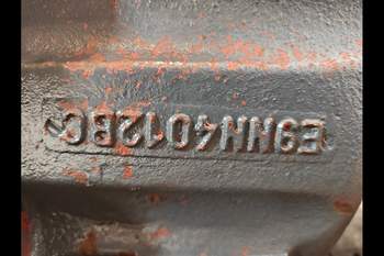 salg af Lår New Holland 7840 Højre
