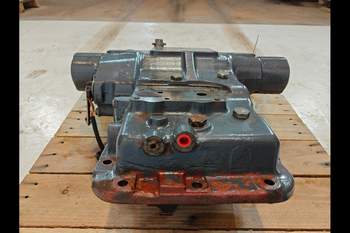 salg af Lift New Holland 7840