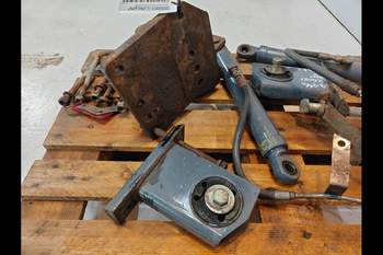 salg af Liftcylinder New Holland 7840