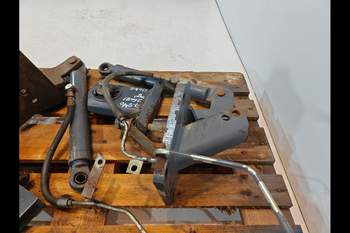 salg af Liftcylinder New Holland 7840