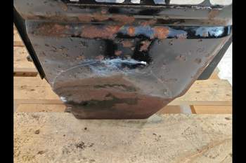 salg af Motorhjelm New Holland 7840  Del