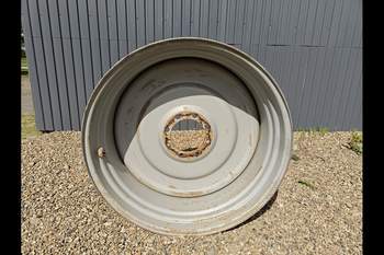salg af Case CVX 1195 LEFT Rear Rim