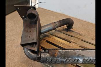 salg af Case CVX 1195 Exhaust System