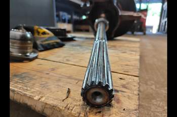 salg af Slutdrev New Holland 8560 Venstre