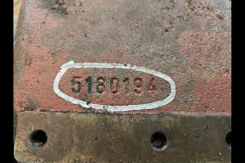 salg af Lift New Holland 8560