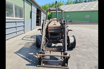 salg af New Holland 8340 traktor