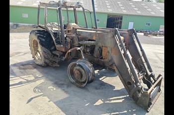 salg af New Holland 8340 traktor