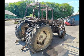 salg af New Holland 8340 traktor