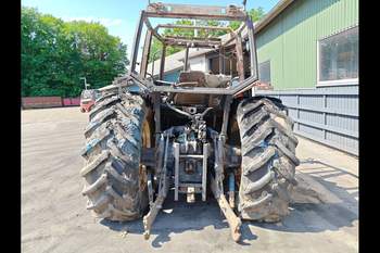 salg af New Holland 8340 traktor