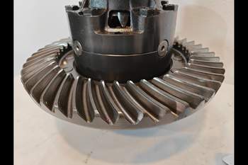 salg af Kpl. Differentiale New Holland 8340