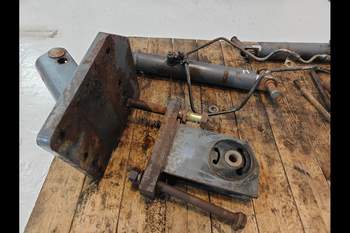salg af Liftcylinder New Holland 8340