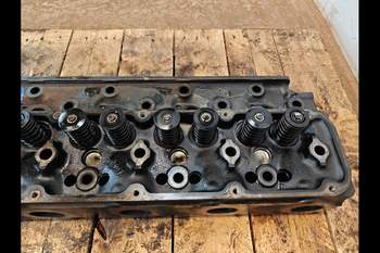 salg af Topstykke New Holland 8340