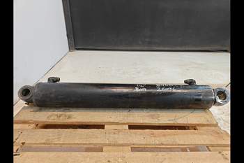 salg af Bomcylinder New Holland B115D