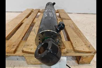 salg af Bomcylinder New Holland B115D
