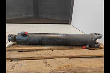 salg af Stikcylinder New Holland B115D