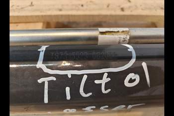 salg af Tiltcylinder New Holland B115D