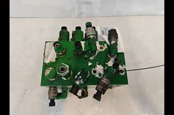 salg af John Deere 8320R Hydraulic brake valve