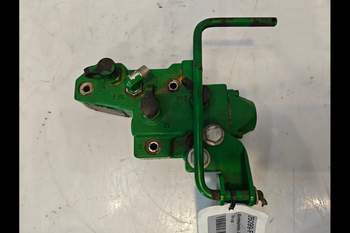 salg af John Deere 8320R Remote valve end plate