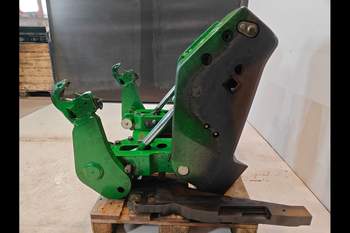 salg af John Deere 8320R Frontlift