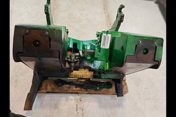 salg af John Deere 8320R Frontlift