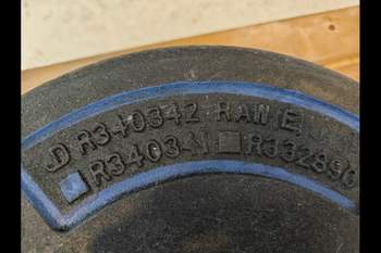salg af John Deere 8320R LEFT Front axle final drive