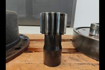 salg af John Deere 8320R LEFT Front axle final drive