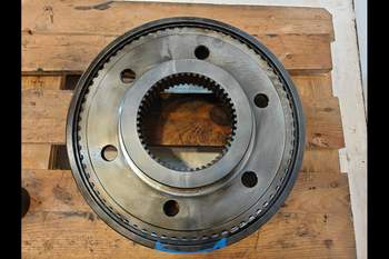 salg af John Deere 8320R LEFT Front axle final drive