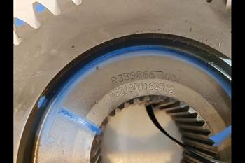 salg af John Deere 8320R Transmission Parts