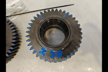 salg af John Deere 8320R Transmission Parts