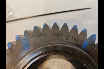 salg af John Deere 8320R Transmission Parts