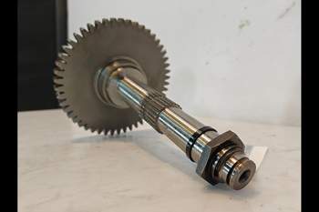 salg af John Deere 8320R Transmission Parts