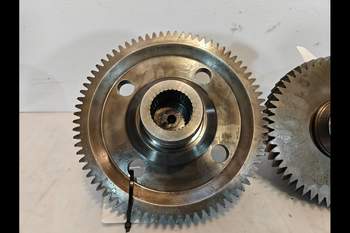 salg af John Deere 8320R Transmission Parts