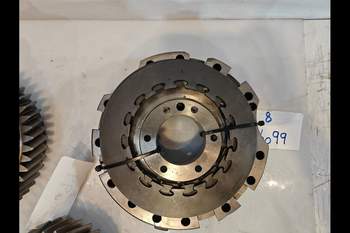 salg af John Deere 8320R Transmission Parts