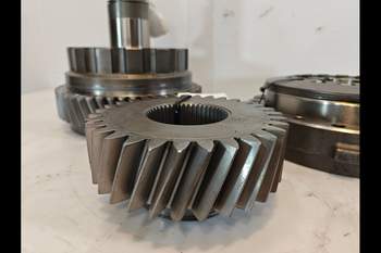 salg af John Deere 8320R Transmission Parts