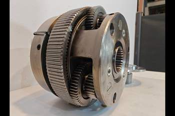 salg af John Deere 8320R Transmission Parts