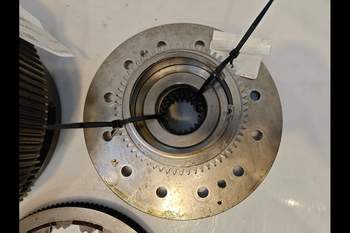 salg af John Deere 8320R Transmission Parts