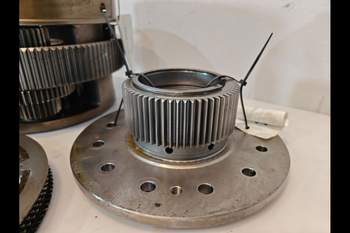 salg af John Deere 8320R Transmission Parts