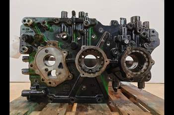 salg af John Deere 8320R Transmission Housing